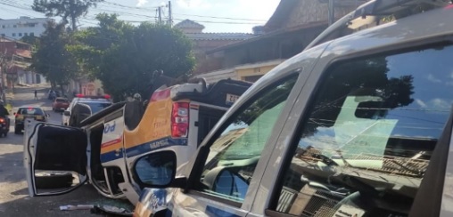 Viatura capota e policial morre durante perseguição