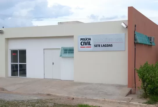 Corpo do sexo feminino, em avançado estado de decomposição, é encontrado no bairro Wenceslau Braz em Sete Lagoas