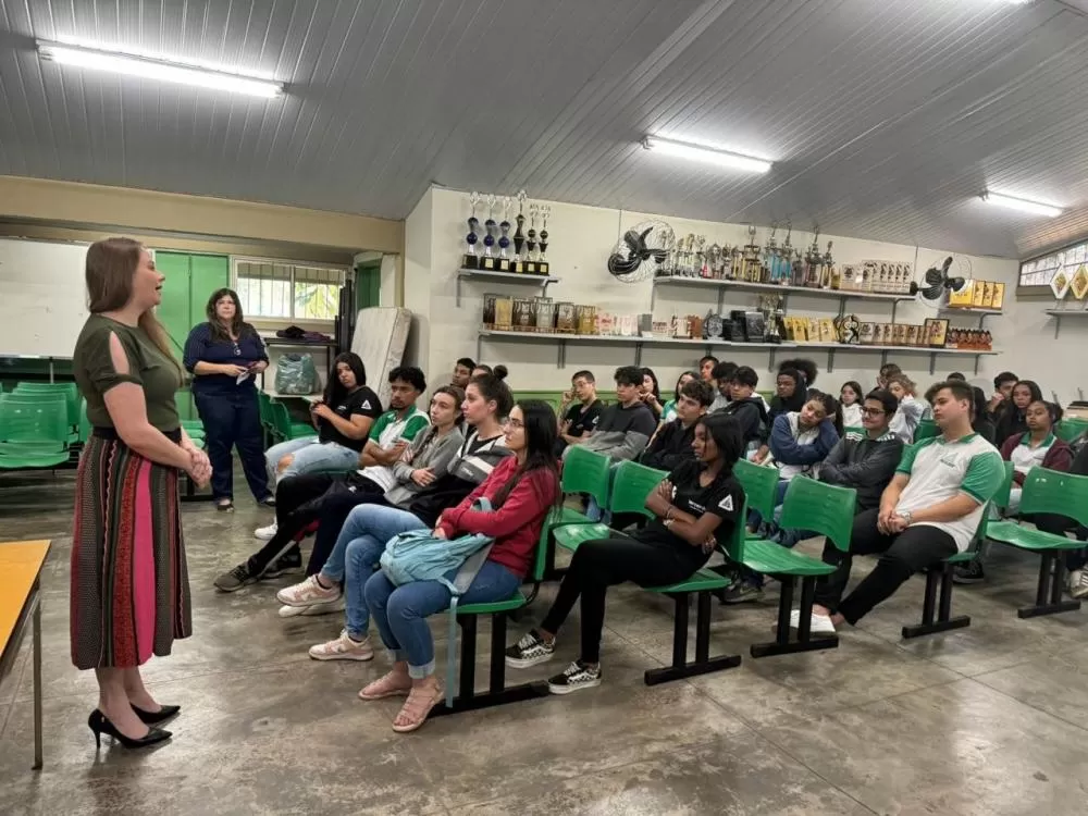 Defensoria Pública faz atendimento itinerante à população de Esmeraldas por meio do Mutirão das Famílias.