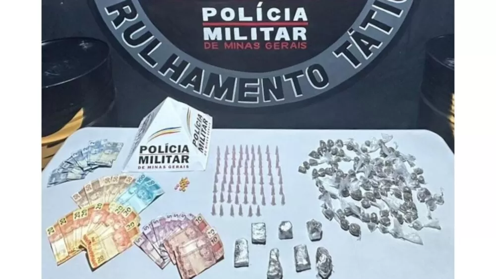 Dupla é presa por tráfico de drogas em Matozinhos; PM apreende dinheiro, cocaína e maconha