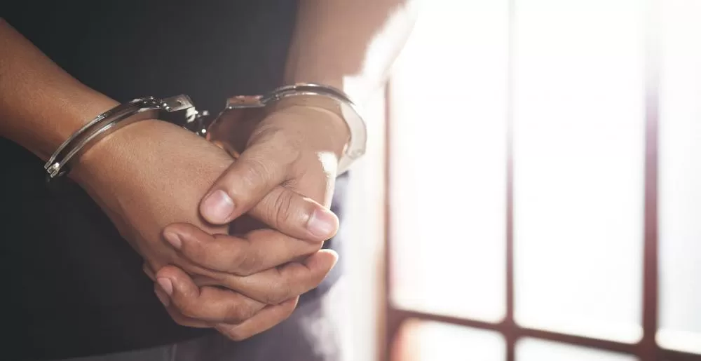 Homem é preso após direção perigosa e perseguição policial em Inhaúma