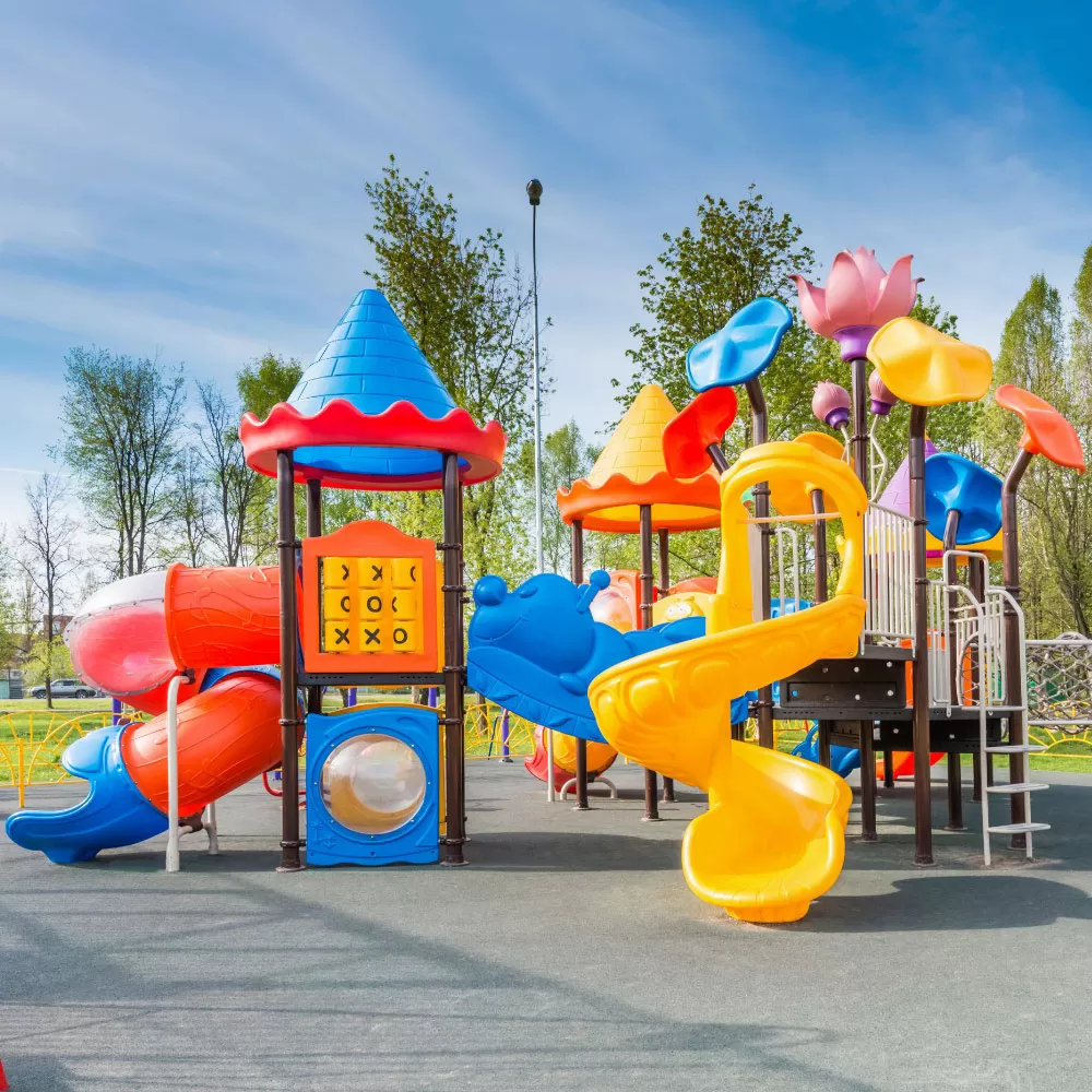 Novos playgrounds transformam áreas de recreação em escolas e creches de Prudente de Morais