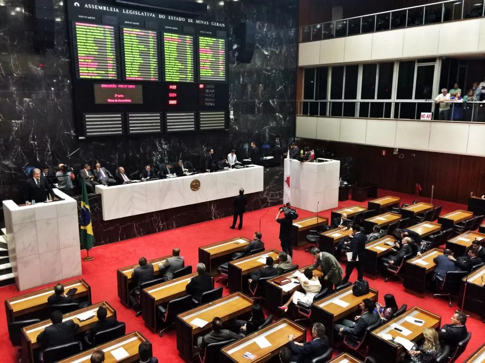 Assembleia aprova por unanimidade projeto que estabelece teto de R$ 700 mil e R$ 500 mil para shows públicos em Minas Gerais