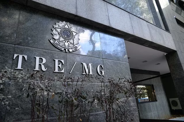 TRE-MG firma pacto com partidos para combater fake news e uso irregular de IA nas eleições