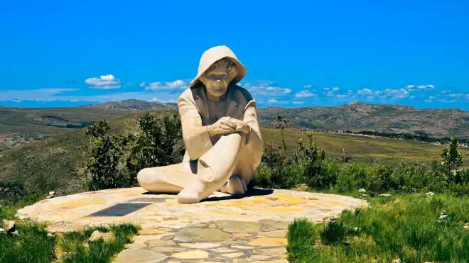 A estátua de Juquinha, na Serra do Cipó