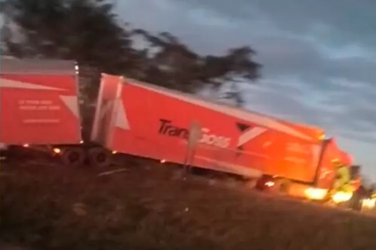 Motorista de carreta morre após sofrer mal súbito na BR-040, em Paraopeba
