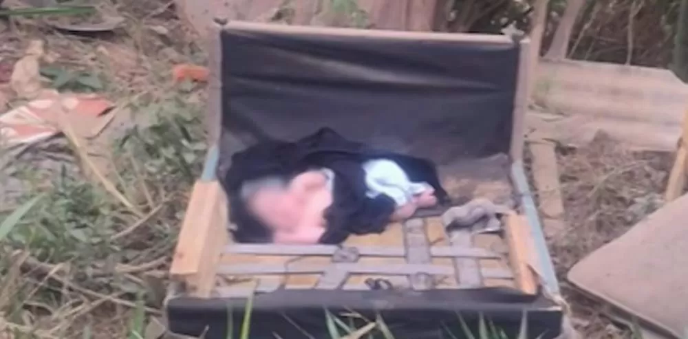 Bebê foi encontrado com vida em lote vago na cidade de Sabará