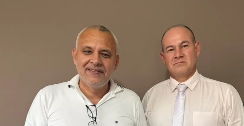 O prefeito de Cordisburgo Aldair Marques e o advogado Dr. Fernando, responsável pela defesa do prefeito perante a Justiça Eleitoral