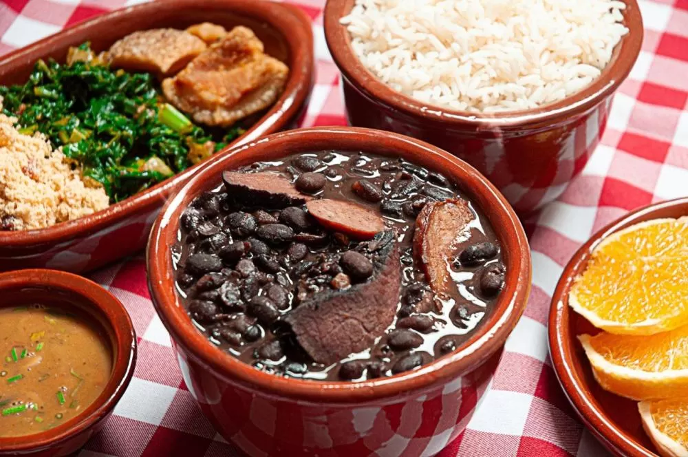 EJC do Carmo promove feijoada solidária neste domingo em Sete Lagoas