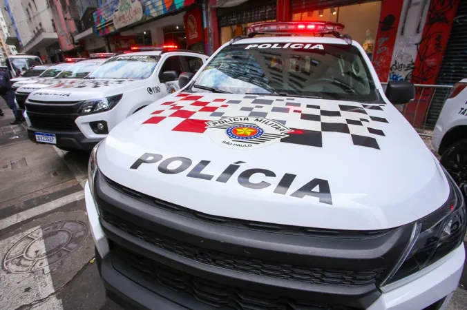 Menino de 8 anos liga para o 190 ao presenciar pai agredir a mãe
