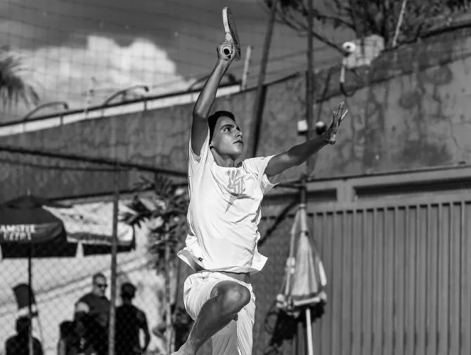 Jovem atleta de Paraopeba é convocado para representar o Brasil em competição internacional de beach tennis