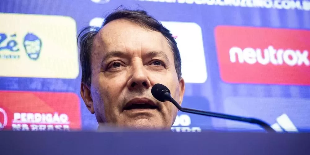 Pedrinho admite pensar em deixar o Cruzeiro, mas diz que torcida o faz permanecer