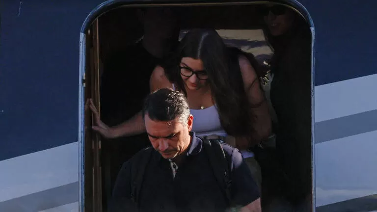 Flávio Bolsonaro desembarca nos Estados Unidos (Foto: Miami Herald)